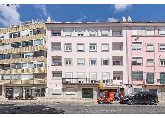 Houze Spacious 4 Bedroom Flat Near Zoo Apartman